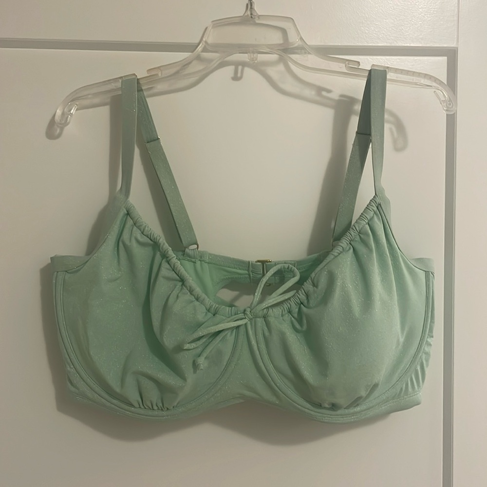 Wild Fable, double clasp back, mint green with sparkles bikini top. Gently used